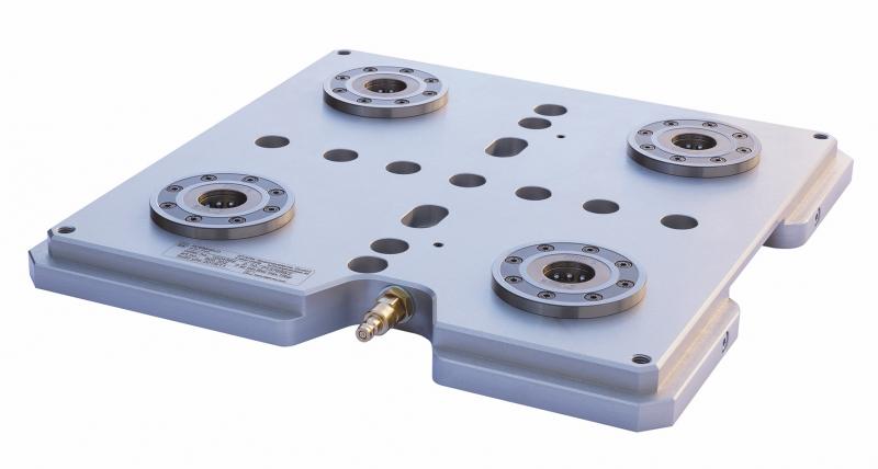 Four zero point clamping systems STARK Speedy basic in one quick-clamping plate.