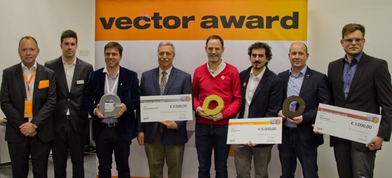 Auf der Hannover Messe wurden die Gewinner des vector award 2018 geehrt. Den goldenen vector award gewann das Unternehmen Loxin 2002 aus Spanien.