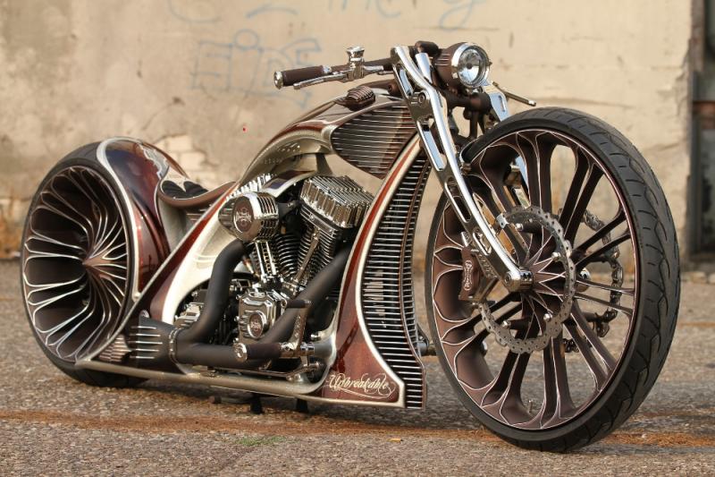 Custom-Bike von Thunderbike: Der Motorradhersteller fertigt viele seiner Frästeile mit der CAM-Suite hyperMILL® von OPEN MIND.