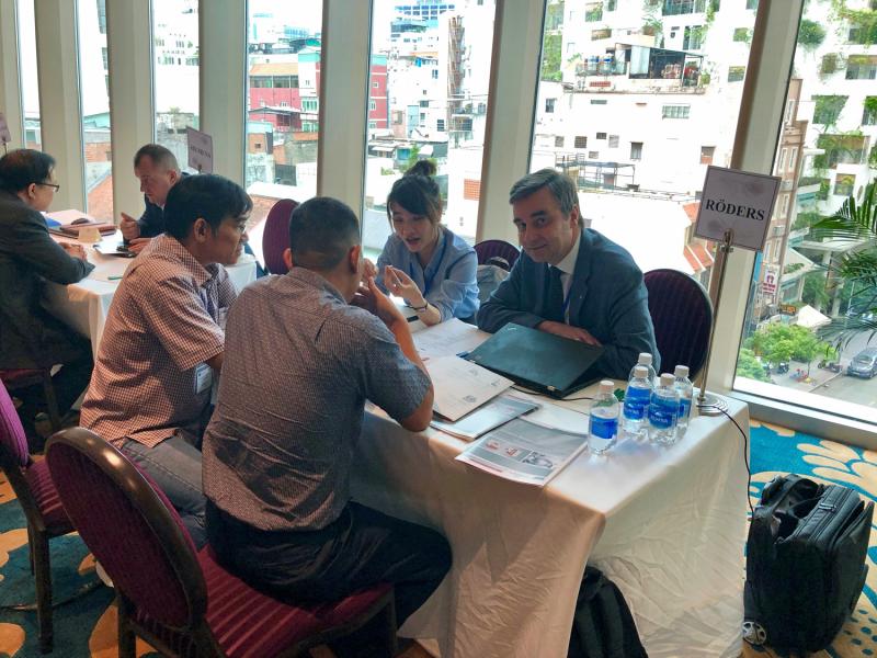 Jürgen Röders, Managing Director of Röders GmbH from Soltau, was one of the German entrepreneurs who used the VDW Technology Symposium to talk directly to Vietnamese customers and establish new business relationships. 