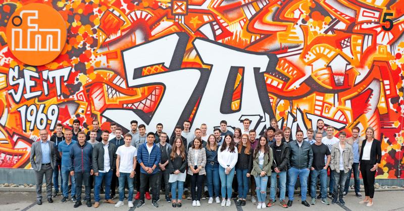 26 Auszubildende und 17 Dualstudenten in 19 Ausbildungs- und Studienberufen setzten ihren ersten Karriereschritt am Bodenseestandort Tettnang.
