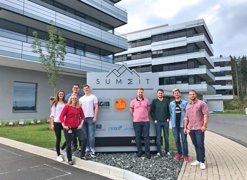 Am neuen Standort in Siegen starteten zwei DH-Studenten der Wirtschaftsinformatik, zwei IT-Systemkaufleute und ein Fachinformatiker für Systemintegration ihre Ausbildungen bereits am 1. August 2019.