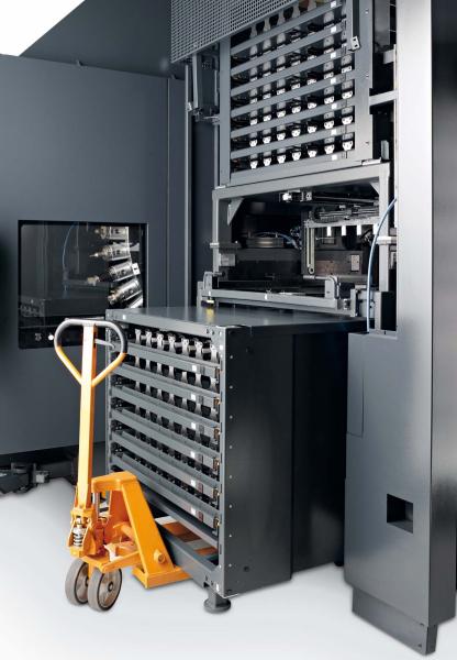 549 tools in just 8.6 m² of space - DMC 80 U duoBLOCK®