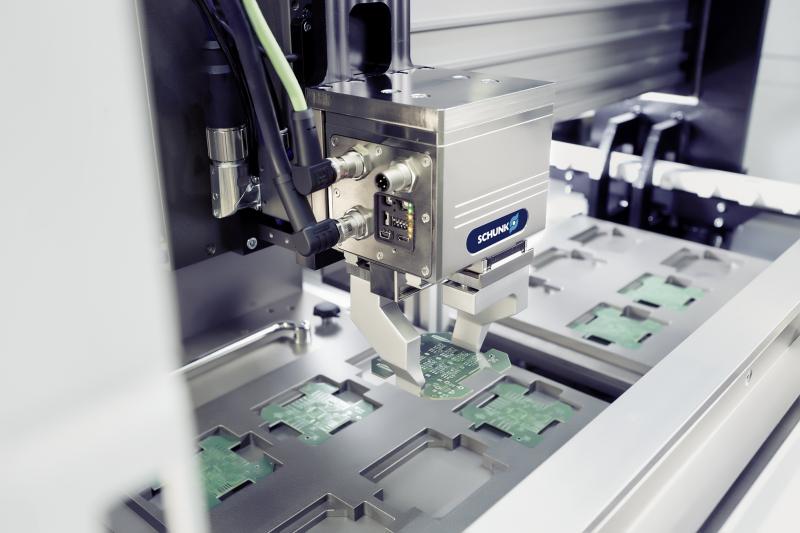Demanding gripping processes can be achieved with the SCHUNK EGL due to the PROFINET interface and edge technologies.