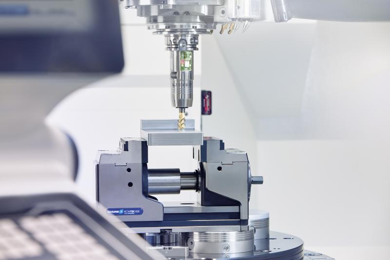 With Smart Gripping, smart SCHUNK grippers measure, identify, and monitor gripped components as well as the ongoing production process.