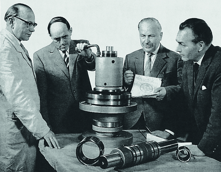 1950 startete der Vertrieb des Werkstück-Spannsystems Spieth.