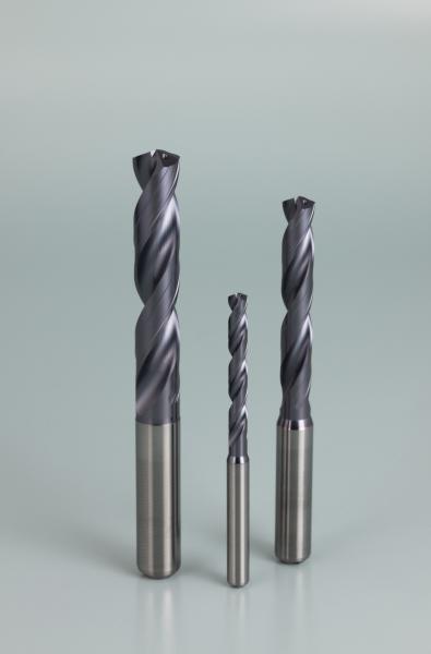 Die EMUGE Basic Spiralbohrer starten in 5 x D und Durchmessern von 3 bis 16 mm.