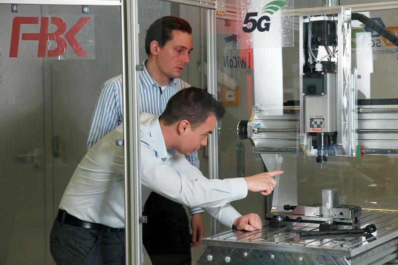 Image 1: 5G research at the Institute for Manufacturing Technology and Production Systems (FBK), University of Kaiserslautern. Source: Thomas Koziel
