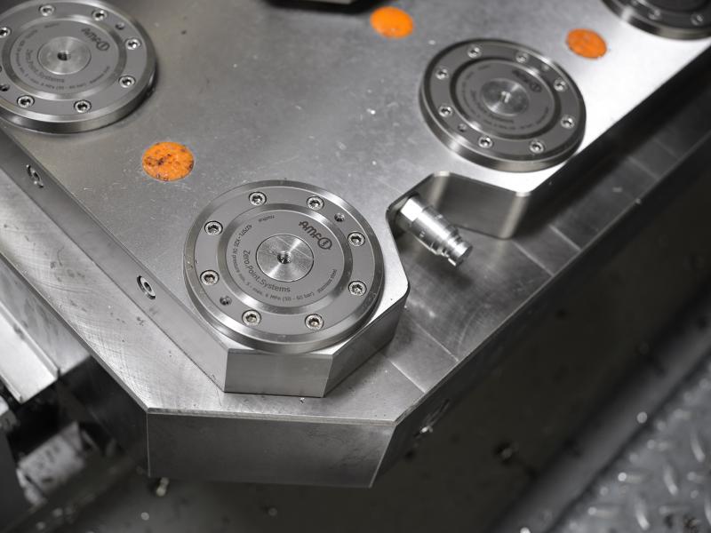 The comprehensive AMF workpiece clamping technology in strong and flat zero-point clamping modules makes an important contribution to low set-up times.