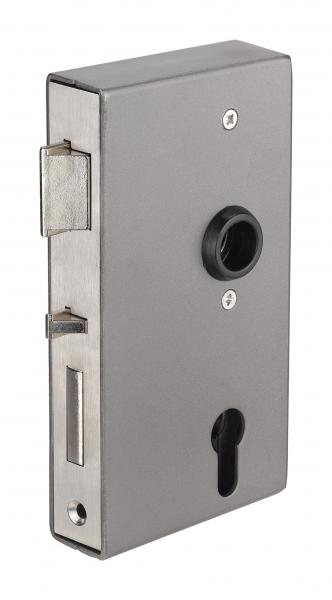 Con la cerradura 140 PS, AMF presenta una caja de cerradura que se enclava automáticamente tras cerrar la puerta. Ya no es necesario que el usuario cierre la puerta por fuera con llave.