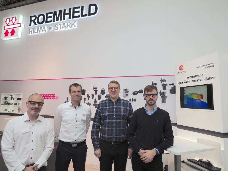 Andreas Lotz, Vertriebsleiter International bei ROEMHELD, ROEMHELD-Geschäftsführer Nico Hanke, Timo Ziegler, Geschäftsführer, und Alexander Hölscher, Projektingenieur FEA, beide Meshparts.