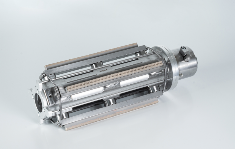 Gehring entwickelt neue DH-Werkzeugserie für das Rohrhonen mit Innenkühlung und Luftmessung