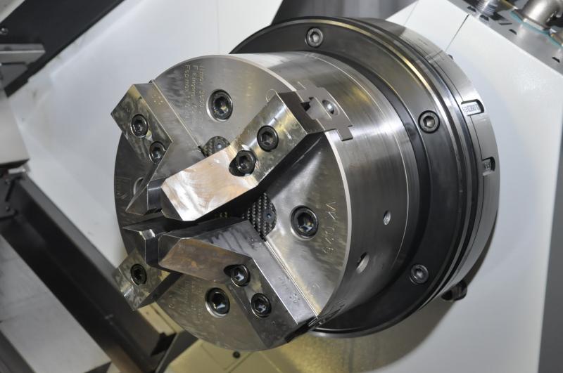 Das patentierte Vier-Backen-Futter InoFlex© von HWR ist bei der MSTR Metallbearbeitung GmbH auf einer Drehmaschine im Einsatz. 
