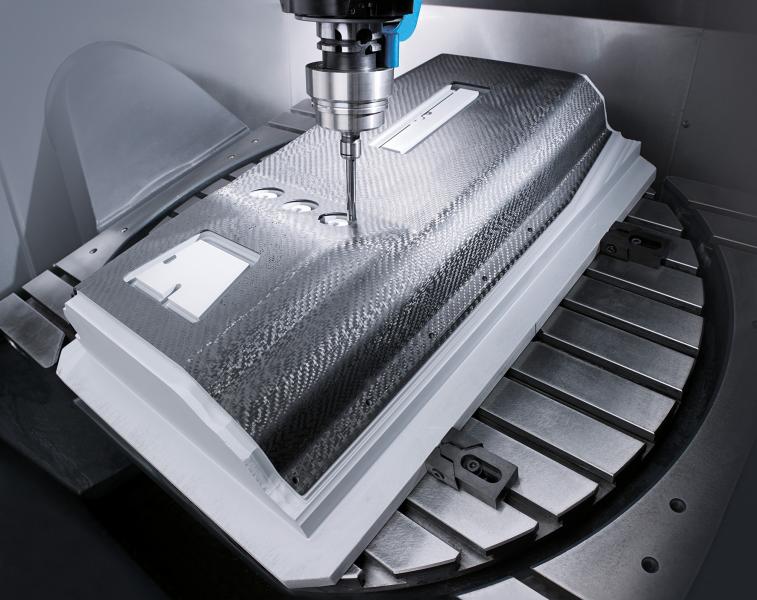 The ULTRASONIC 260 and ULTRASONIC 360 offer 5-axis-machining and profit from the rigidity, long-term stability and thermo-symmetric concept of the machine that ensures a high level of precision in continuous operation.