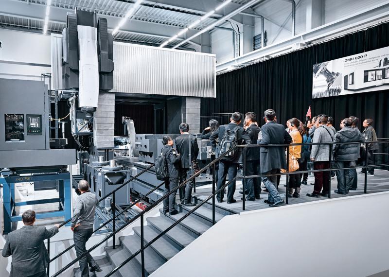 The XXL Center at DECKEL MAHO Pfronten is a benchmark in large machine tool manufacturing.