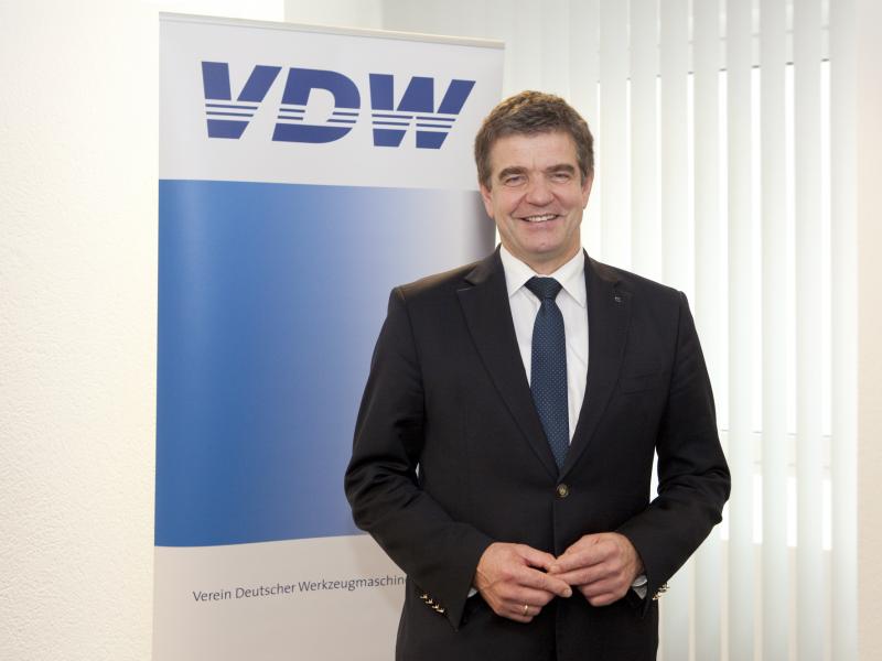 „Wir erwartet für 2016 einen moderaten Zuwachs von 1 Prozent“, sagt Dr. Heinz-Jürgen Prokop, Vorsitzender des VDW (Verein Deutscher Werkzeugmaschinenfabriken), anlässlich der Jahrespressekonferenz in Frankfurt am Main.