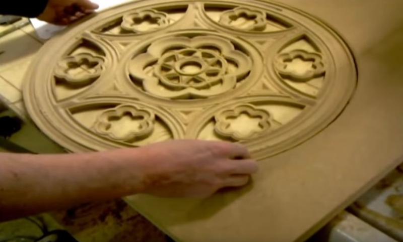 Holzbearbeitung Kirchenfenster Rosone ghotische Muster ausfräsen