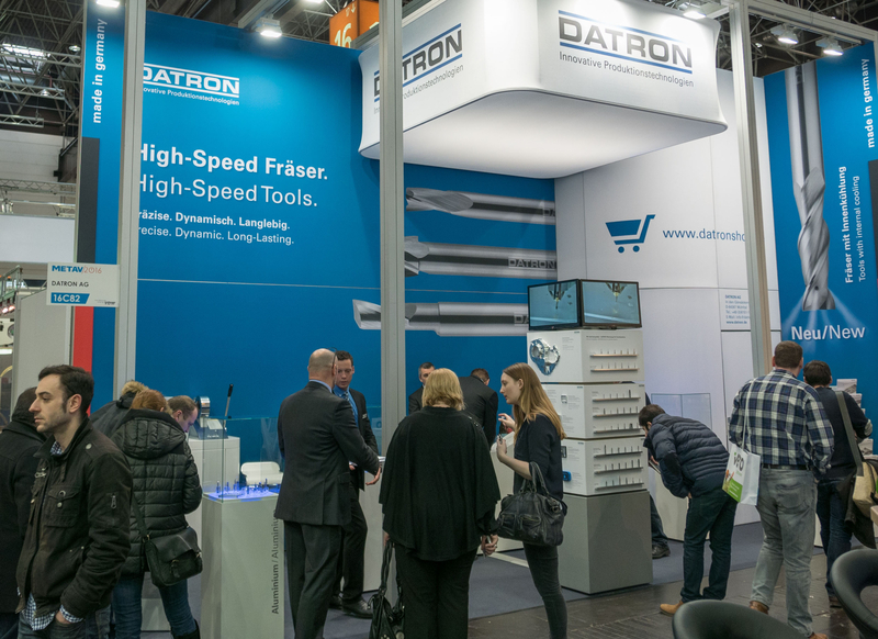 At METAV 2016 DATRON positioned itself successfully not only as a mechanical engineering company, but also as an innovative tool manufacturer. At a booth specifically dedicated to high-speed tools, DATRON presented six product segments, including innovations such as the double flute end mill with internal ethanol-cooling.