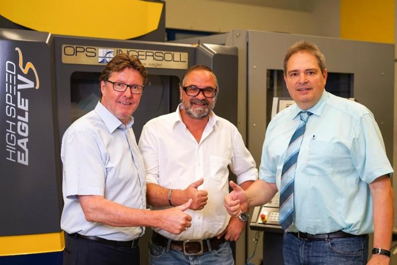 Gebietsverkaufsleiter Friedhelm Sturm - Michel Minikus - Vertriebsleiter Matthias Schmidt freuen sich auf die Zusammenarbeit