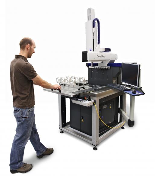 CNC coordinate measuring instruments for
workshop-compliant measurements have to be
applicationally flexible.