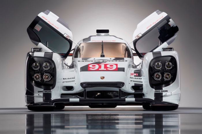 DMG MORI ist exklusiver Premium-Partner des Porsche Teams bei der Rückkehr in die Topklasse der Sportwagen-Weltmeisterschaft (WEC).
