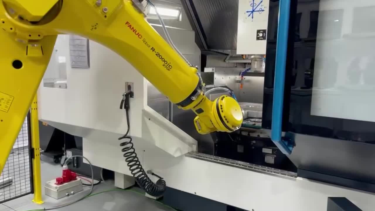 【AXILE-Lösung】 Industrieroboter arbeiten mit einem flexiblen Fertigungssystem